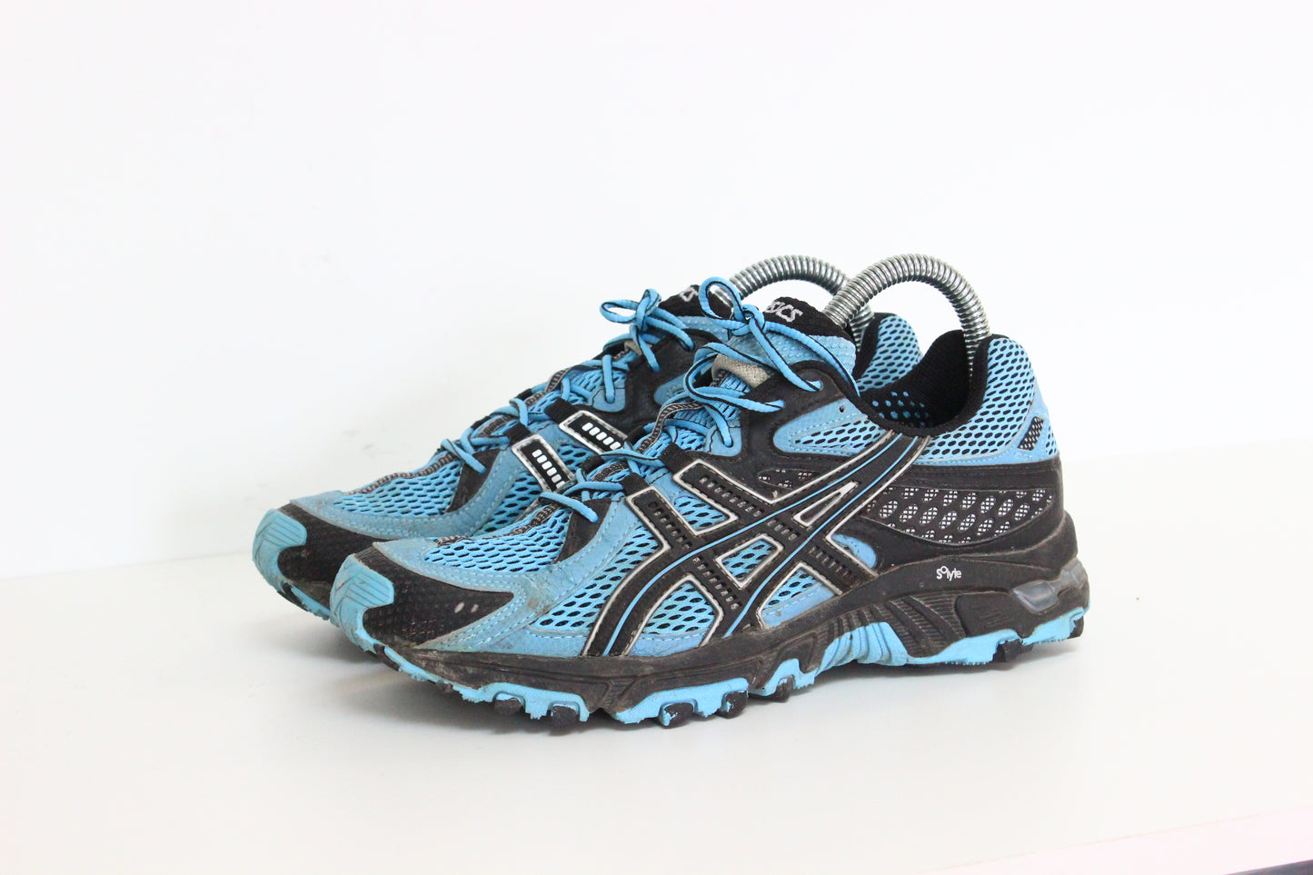 🔵 Asics Trabuco Bfluo